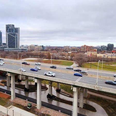 Lakefront Living Downtown Toronto - Free Parking, Gym, Indoor Pool Ngoại thất bức ảnh
