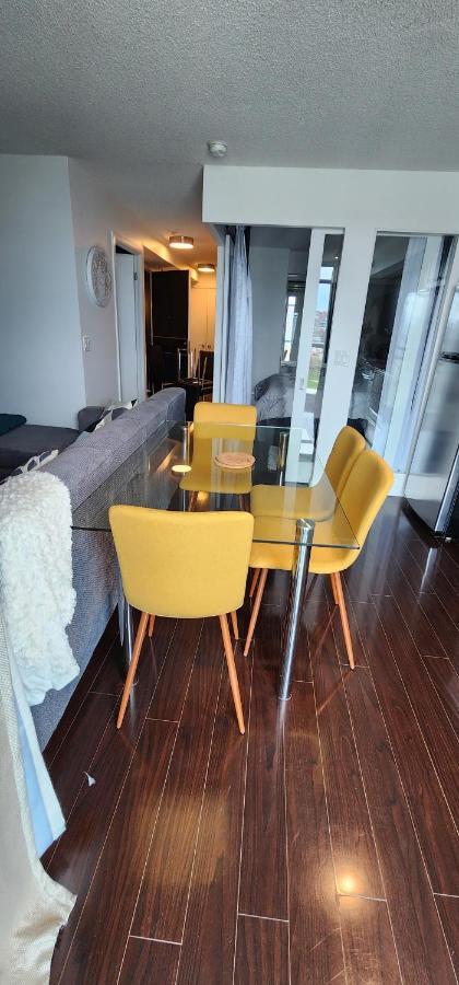 Lakefront Living Downtown Toronto - Free Parking, Gym, Indoor Pool Ngoại thất bức ảnh